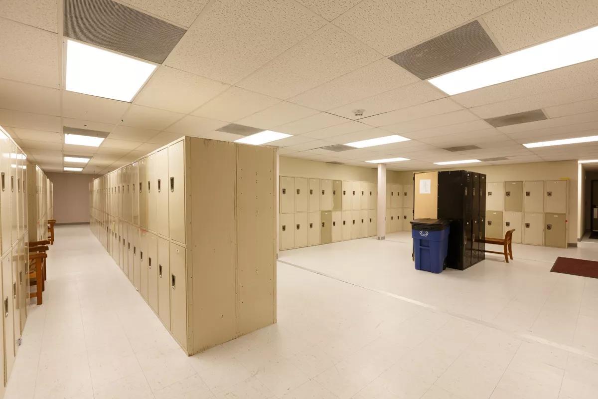 Single or double tier lockers for easy storage